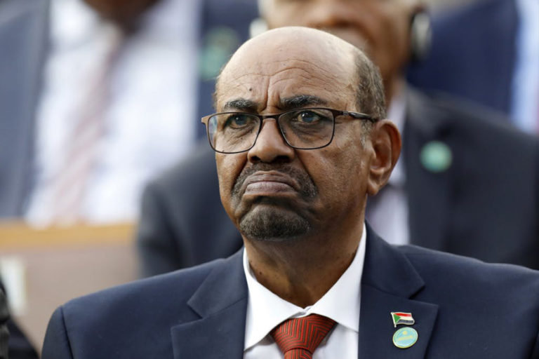 Les contours de la tentative de putsch manquée des partisans d’Omar El-Béchir au Soudan