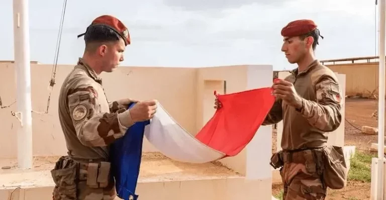 LE RETRAIT DE L’ARMÉE FRANÇAISE EN CÔTE D’IVOIRE : UN TOURNANT DANS LA COOPÉRATION MILITAIRE FRANCO-IVOIRIENNE ?